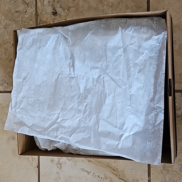 Ugg boots brown leather NWT - Picture 7 of 8